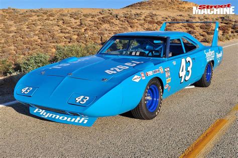 plymouth superbird daytona 500.